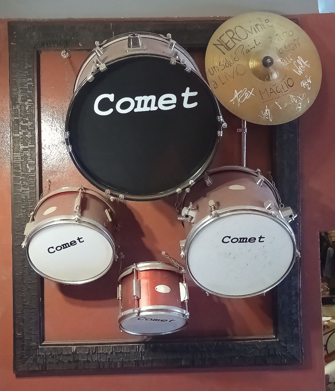 Installazione murale "Drums"